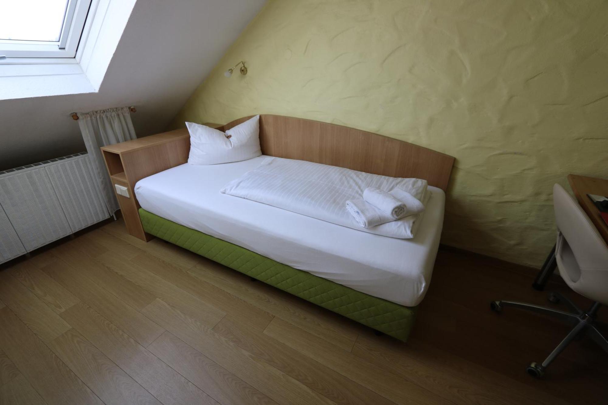 Hotel Avenue Altenfurt Нюрнберг Экстерьер фото