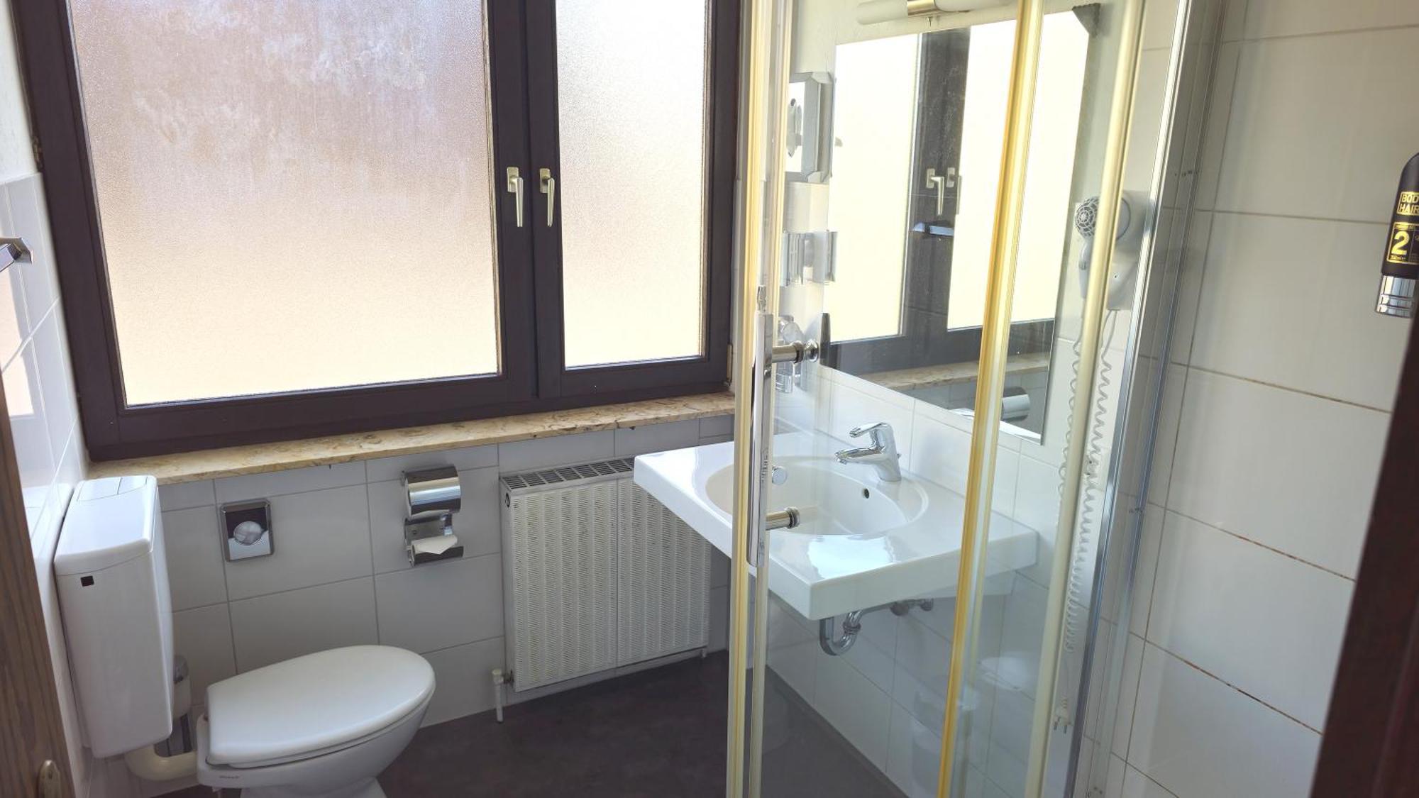 Hotel Avenue Altenfurt Нюрнберг Экстерьер фото