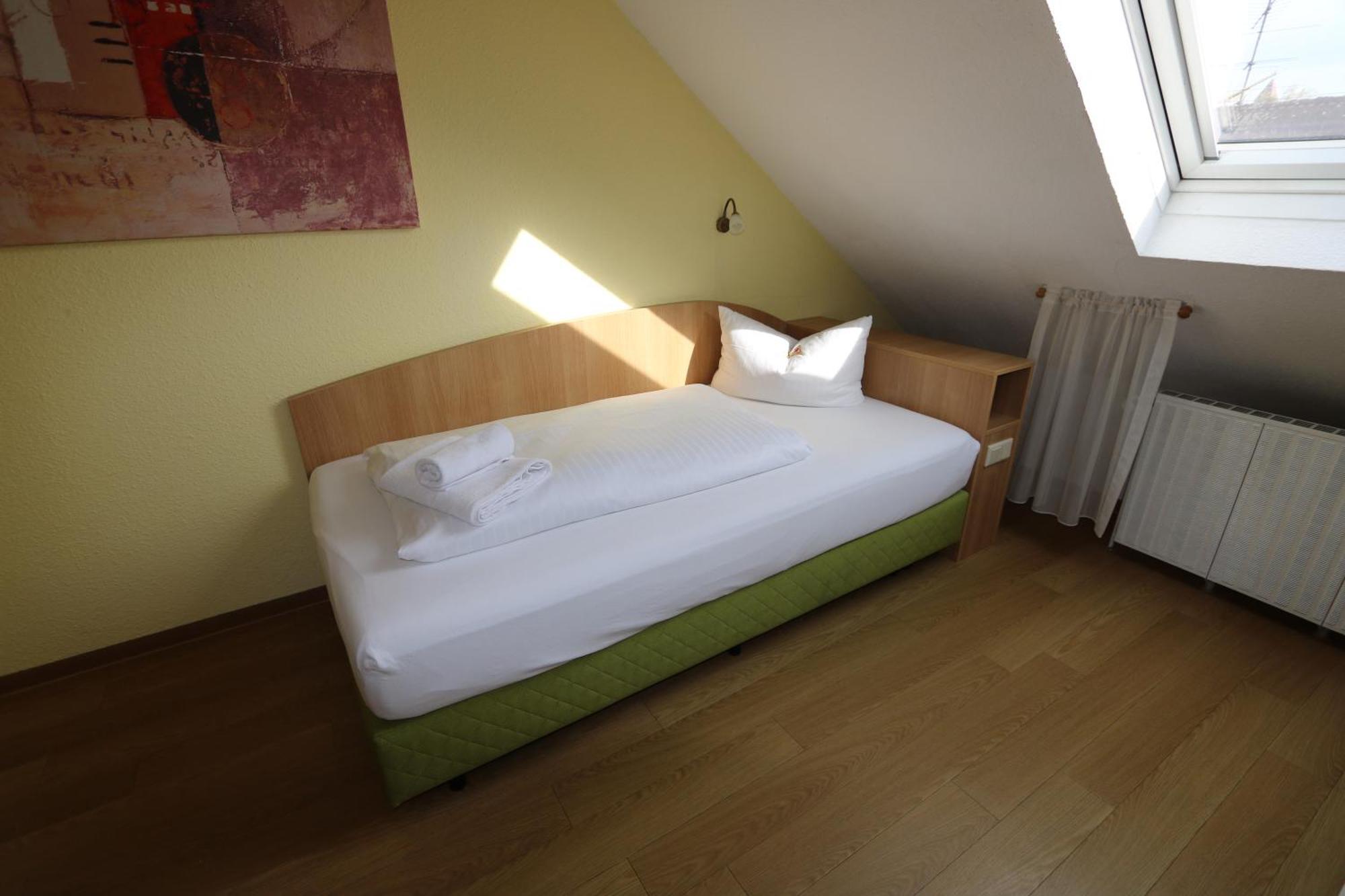 Hotel Avenue Altenfurt Нюрнберг Экстерьер фото