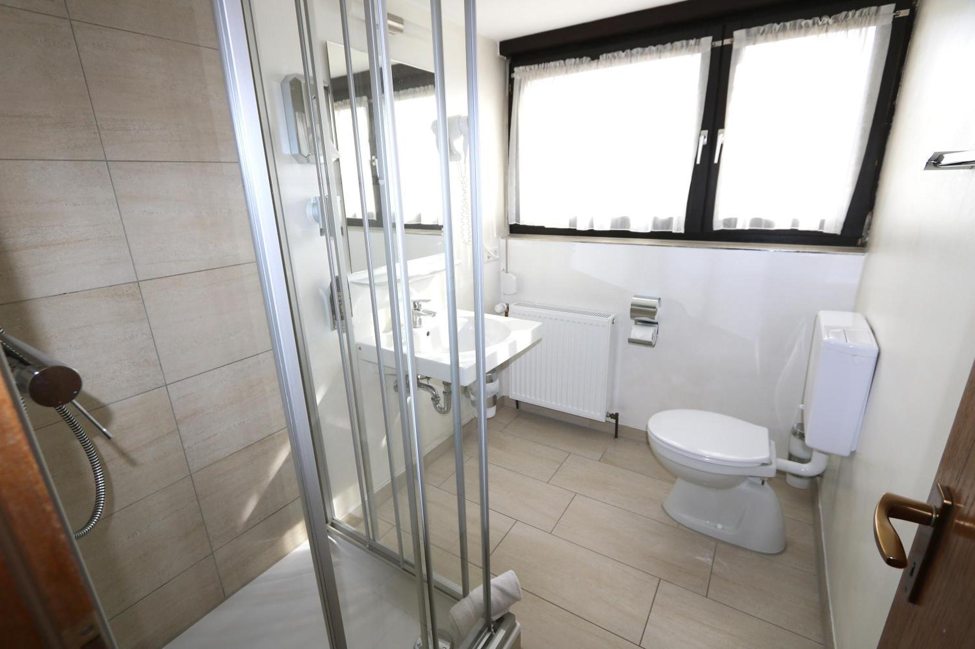 Hotel Avenue Altenfurt Нюрнберг Экстерьер фото