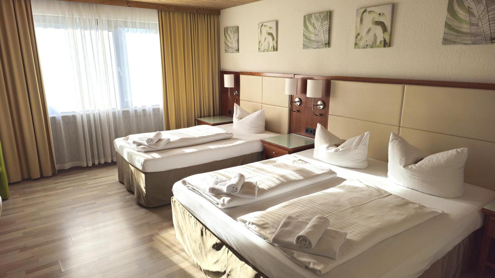 Hotel Avenue Altenfurt Нюрнберг Экстерьер фото