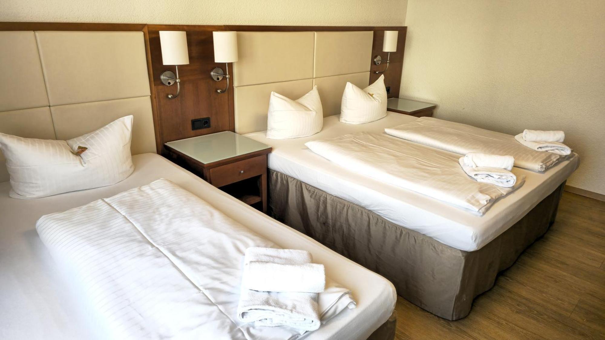 Hotel Avenue Altenfurt Нюрнберг Экстерьер фото
