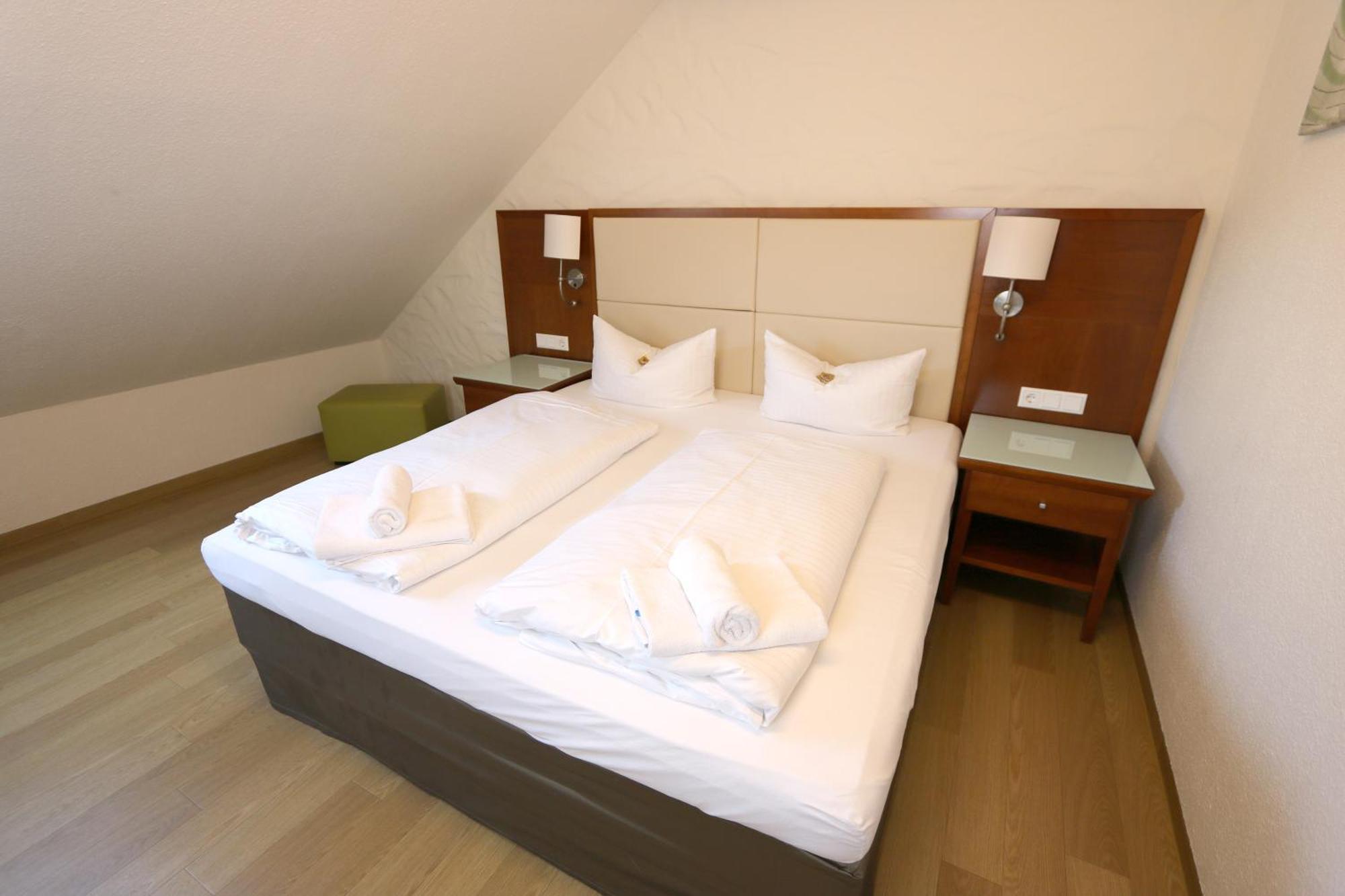 Hotel Avenue Altenfurt Нюрнберг Экстерьер фото